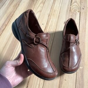 Clarks Wave Shoes Womens 6.5 M Slip On Loafers Brown Leather Casual Low Top